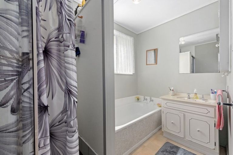 Photo of property in 1/79 Hillside Drive, Maoribank, Upper Hutt, 5018