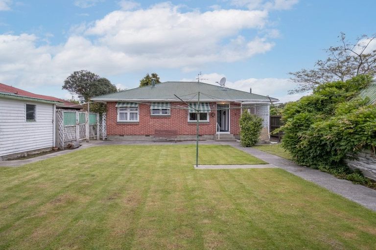Photo of property in 7 Canberra Place, Redwood, Christchurch, 8051