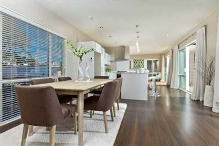 Photo of property in 49 Bernard Magnus Lane, Greenhithe, Auckland, 0632