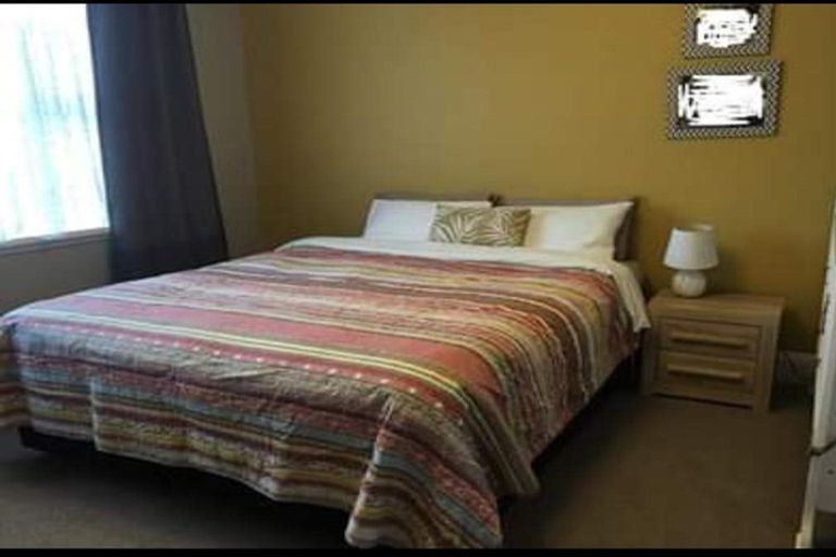 Photo of property in 8 Northcote Road, Northcote, Christchurch, 8052