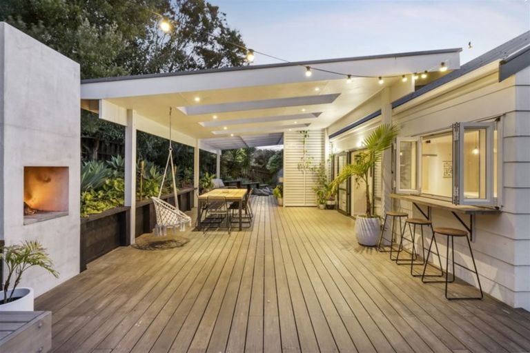 Photo of property in 2 Redwing Street, Browns Bay, Auckland, 0630