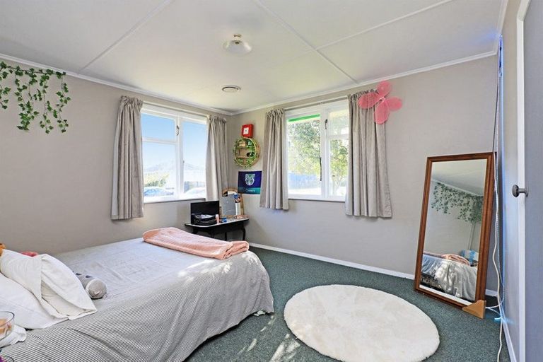 Photo of property in 75 Lipscombe Crescent, Havelock North, 4130