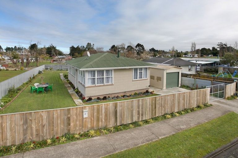 Photo of property in 27 Gordon Crescent, Marton, 4710