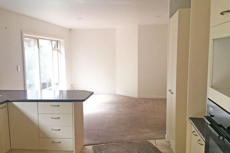 Photo of property in 6 Ponderosa Drive, Oteha, Auckland, 0632