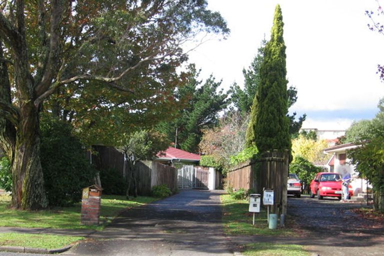 Photo of property in 1/18 Mirrabooka Avenue, Botany Downs, Auckland, 2010