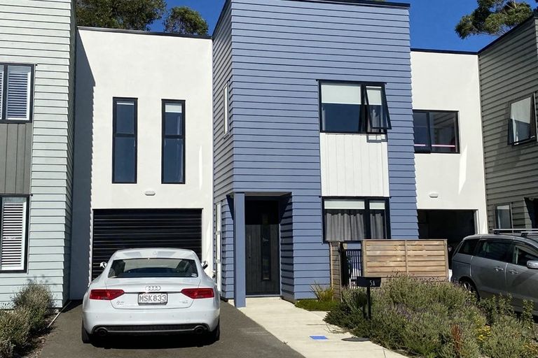 Photo of property in 5a Breakwater Way, Whitby, Porirua, 5024