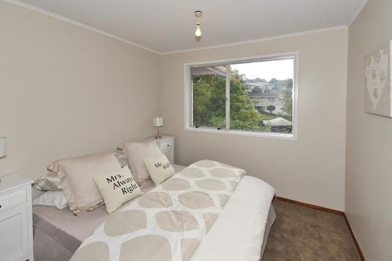 Photo of property in 48 Regency Place, Sunnynook, Auckland, 0632