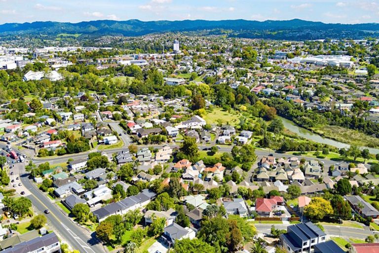 Photo of property in 9 Central Park Drive, Te Atatu South, Auckland, 0610