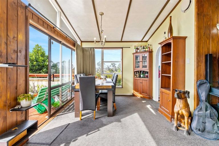 Photo of property in 30 Fitzwater Place, Henderson, Auckland, 0612