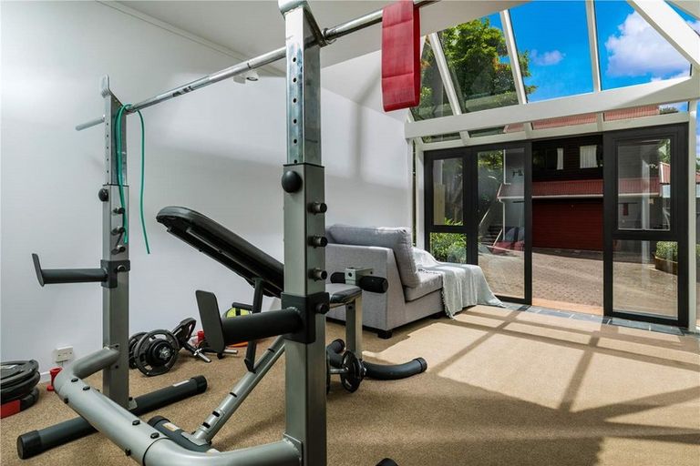 Photo of property in 25 Austin Road, Greenhithe, Auckland, 0632