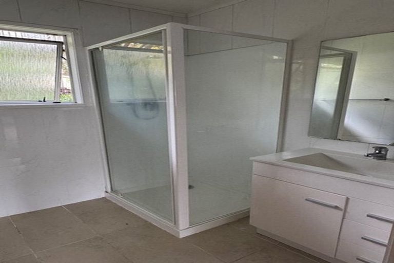 Photo of property in 1/25 Sapphire Place, Bayview, Auckland, 0629