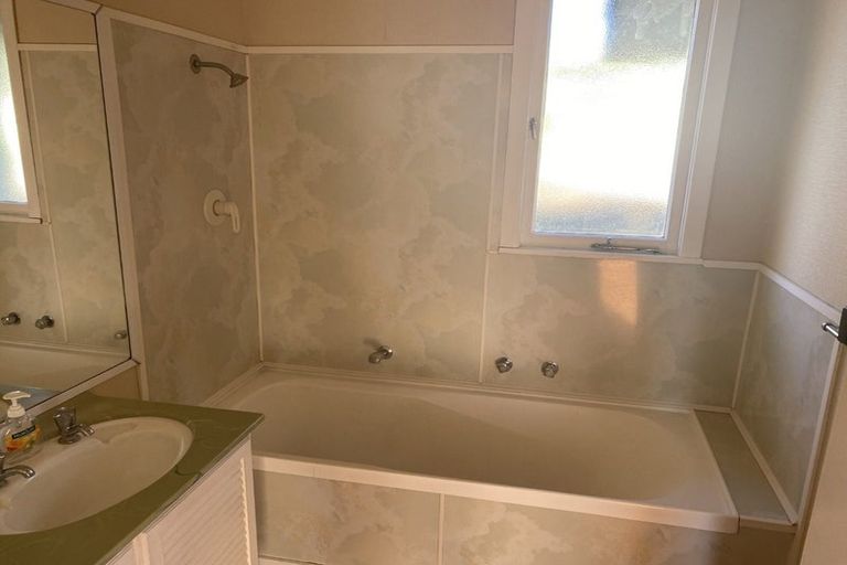 Photo of property in 10b Sutherland Road, Brookfield, Tauranga, 3110