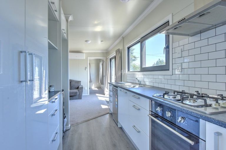 Photo of property in 2 Clifford Street, Clinton, 9534