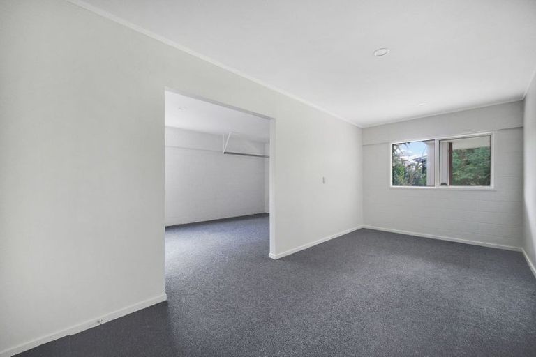 Photo of property in 9 Sandown Road, Rothesay Bay, Auckland, 0630