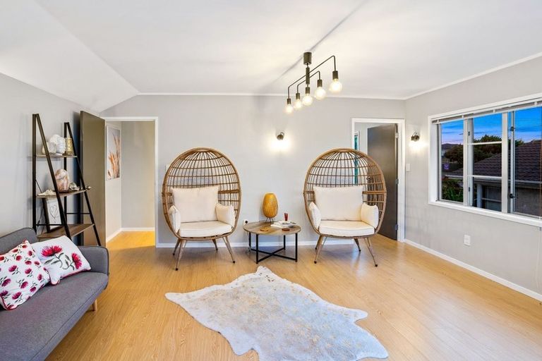 Photo of property in 9 Hepburn Road, Glendene, Auckland, 0602