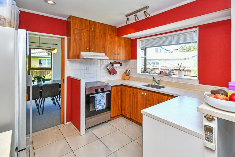 Photo of property in 15 Oakmont Place, Wattle Downs, Auckland, 2103
