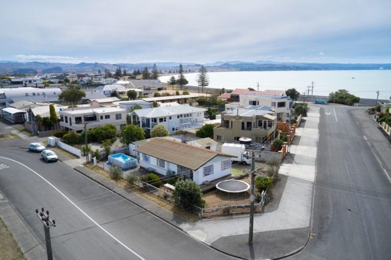 Photo of property in 16 Meeanee Quay, Westshore, Napier, 4110