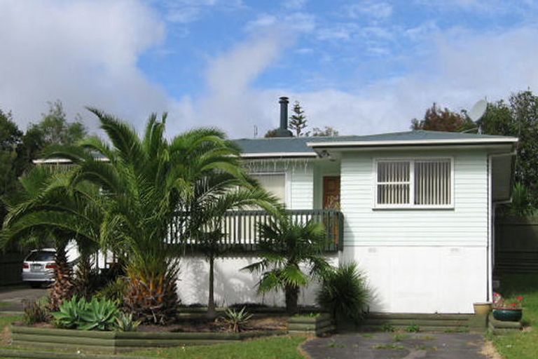 Photo of property in 70 Barrys Road, Glendene, Auckland, 0602