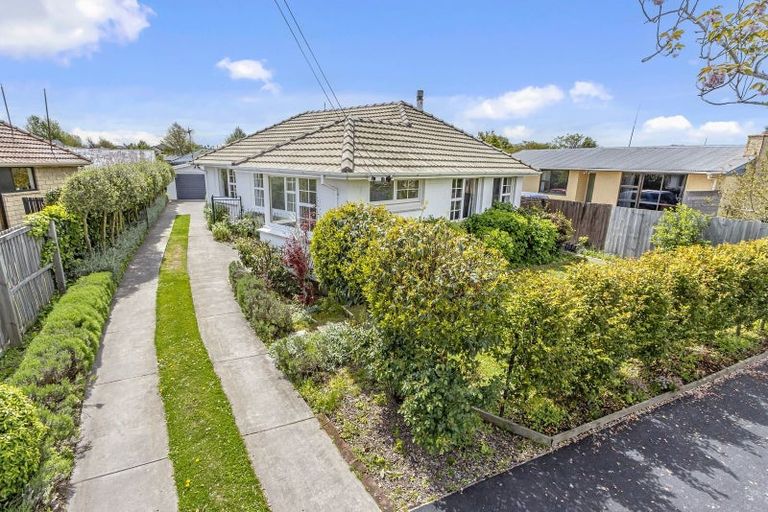 Photo of property in 85 Farquhars Road, Redwood, Christchurch, 8051