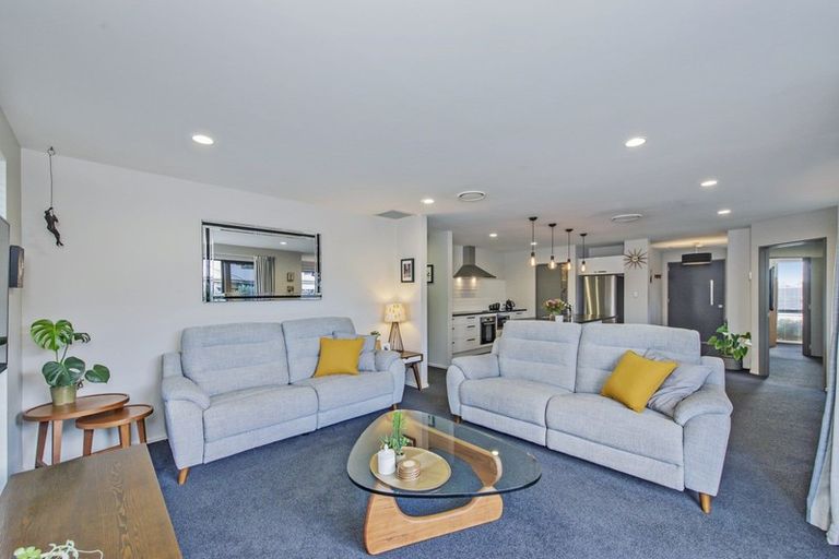 Photo of property in 17 Old Red Barn Road, Halswell, Christchurch, 8025