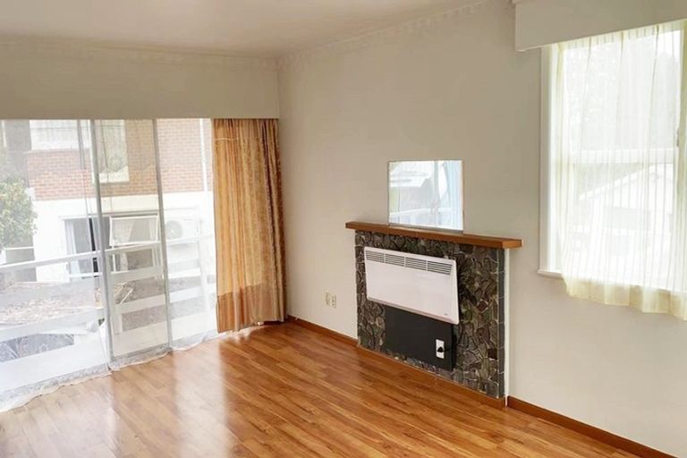 Photo of property in 24 Ted William Street, New Windsor, Auckland, 0600