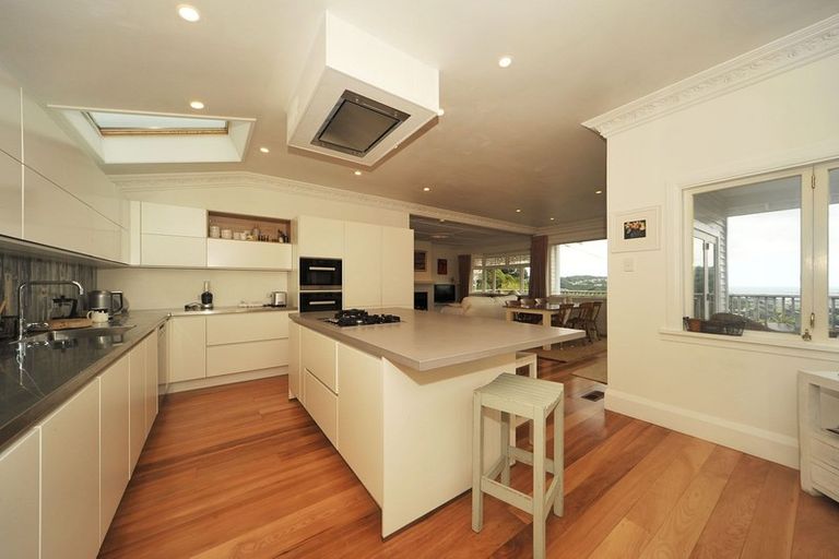 Photo of property in 25 Seatoun Heights Road, Miramar, Wellington, 6022