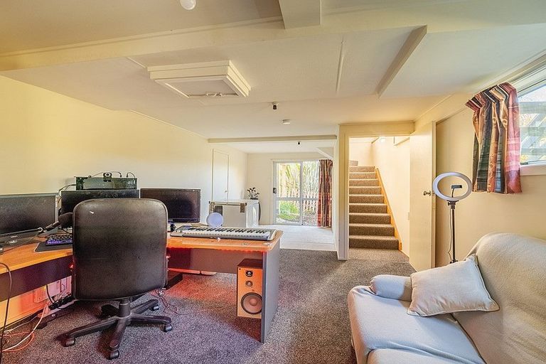 Photo of property in 22 Estuary Crescent, Fairfield, Dunedin, 9018