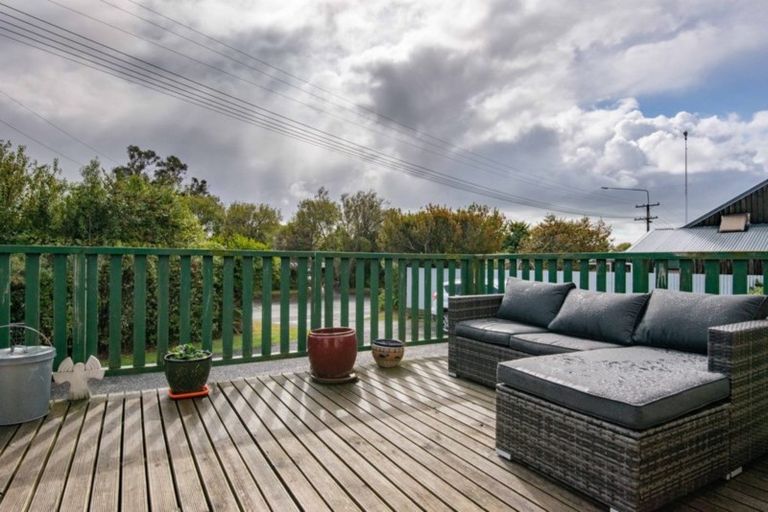 Photo of property in 6 Greenwich Street, Waihola, Milton, 9073