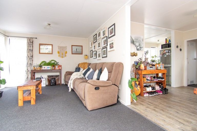 Photo of property in 6 Robinson Crescent, Westbrook, Palmerston North, 4412