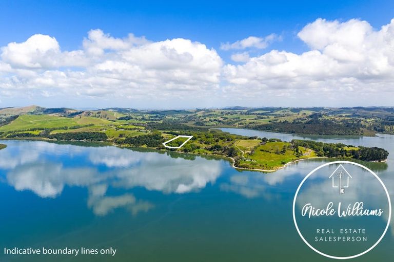 Photo of property in 275 Metcalfe Road, Matakohe, 0593