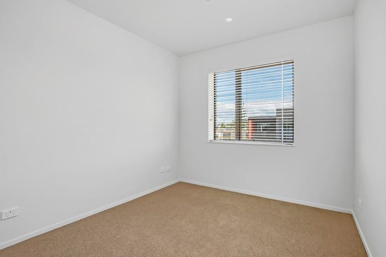 Photo of property in 202/2b Matatiki Street, Northcote, Auckland, 0627