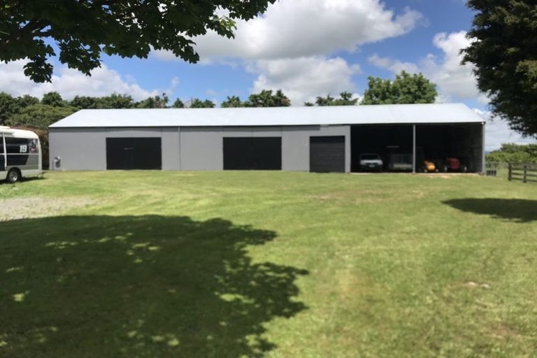 Photo of property in 729 Makerua Road, Tokomaru, Palmerston North, 4474