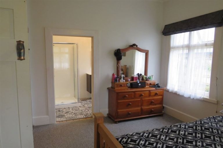 Photo of property in 23 Queenwood Road, Levin, 5510