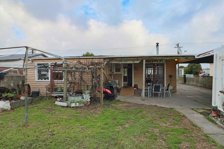 Photo of property in 13 Pratt Avenue, Foxton Beach, Foxton, 4815