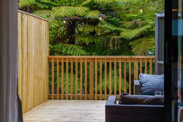 Photo of property in 41 Morihana Close, Glen Eden, Auckland, 0602