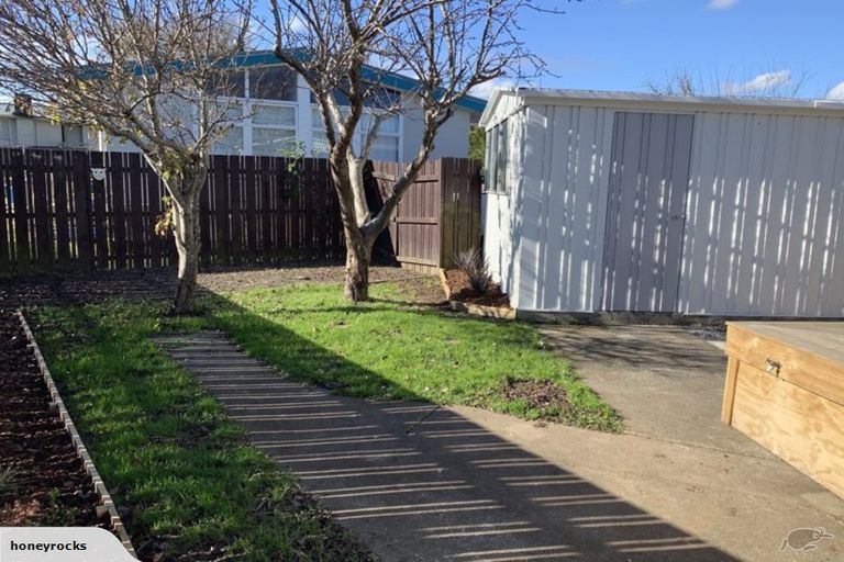 Photo of property in 1/130 Parkhurst Road, Parakai, 0830