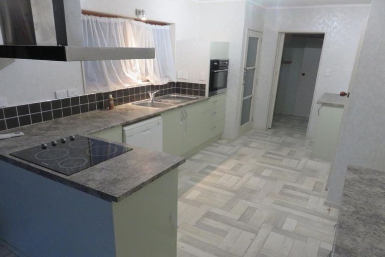 Photo of property in 6 Dalgliesh Avenue, Forest Lake, Hamilton, 3200