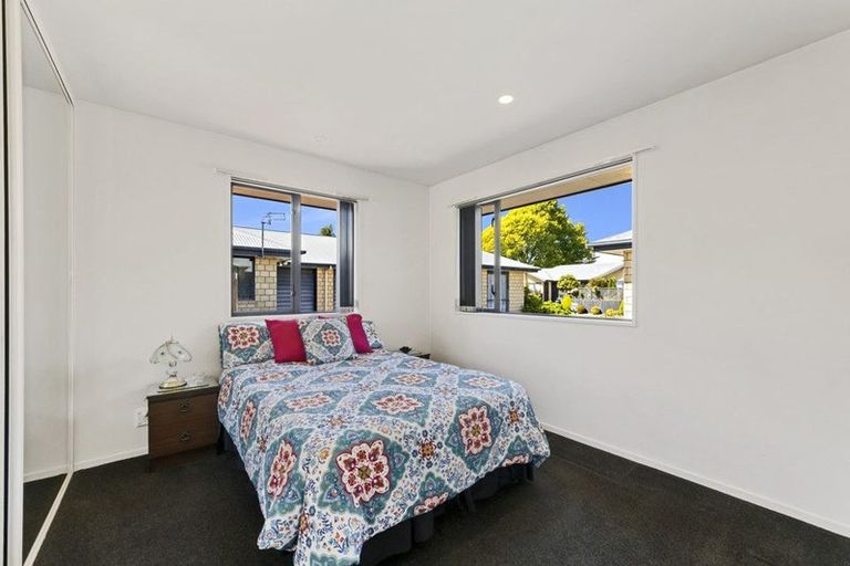 Photo of property in 2a Ferndown Lane, Bromley, Christchurch, 8062