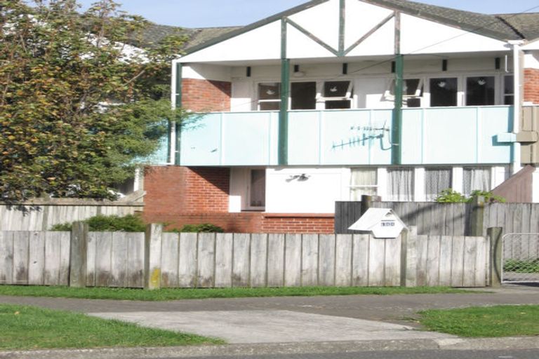 Photo of property in 100 Copeland Street, Epuni, Lower Hutt, 5011