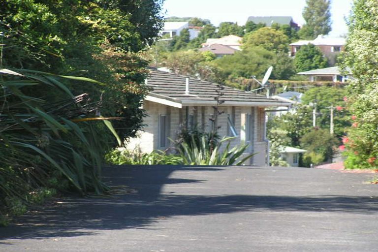 Photo of property in 1/42 Knightsbridge Drive, Forrest Hill, Auckland, 0620
