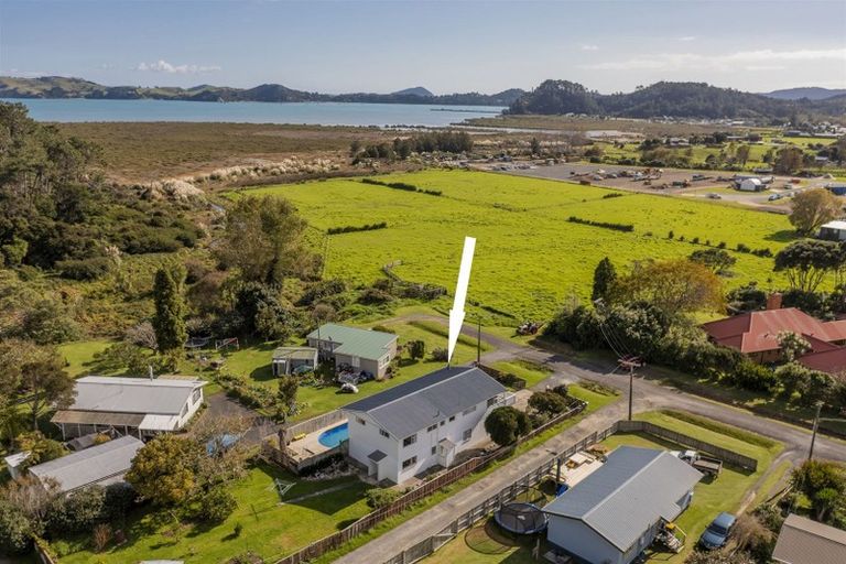 Photo of property in 119 Huaroa Street, Coromandel, 3506