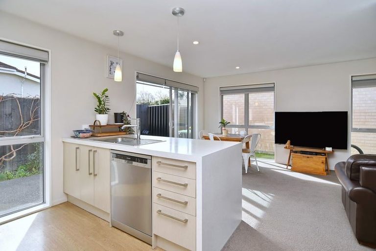 Photo of property in 2/58 Sylvan Street, Hillmorton, Christchurch, 8024