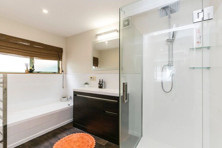 Photo of property in 125a The Parade, Island Bay, Wellington, 6023