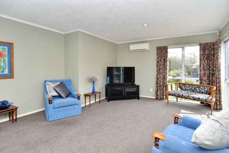 Photo of property in 1/9 Phoenix Lane, Northcote, Christchurch, 8052