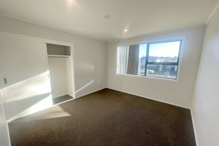 Photo of property in 9 Staverton Crescent, Mangere, Auckland, 2022