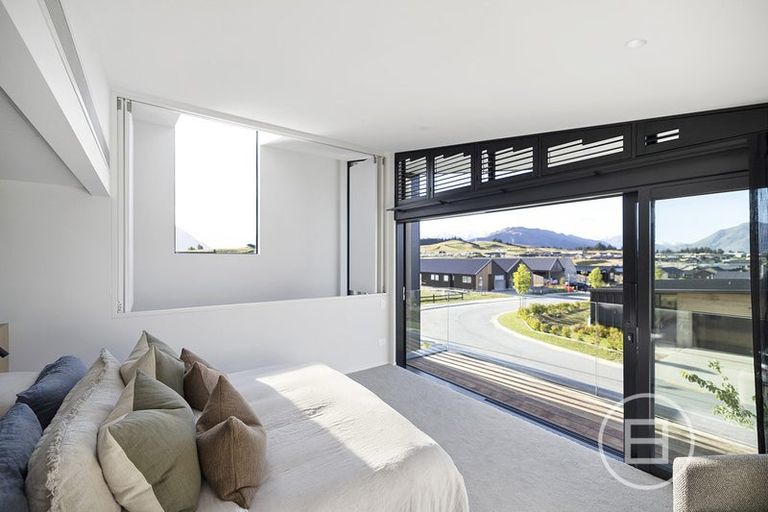 Photo of property in 16 Robrosa Street, Wanaka, 9305