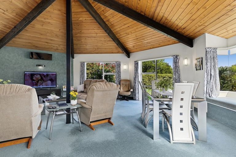 Photo of property in 1 Links View Drive, Omokoroa, 3114