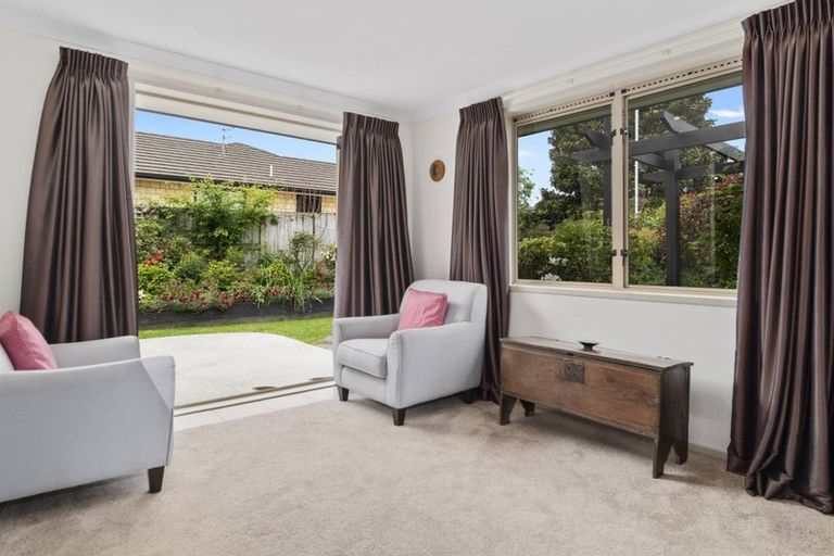 Photo of property in 17 Olive Close, Omokoroa, 3114