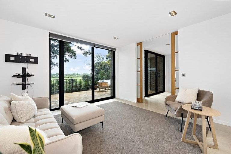 Photo of property in 48a Sunny Brae Crescent, Westmere, Auckland, 1022
