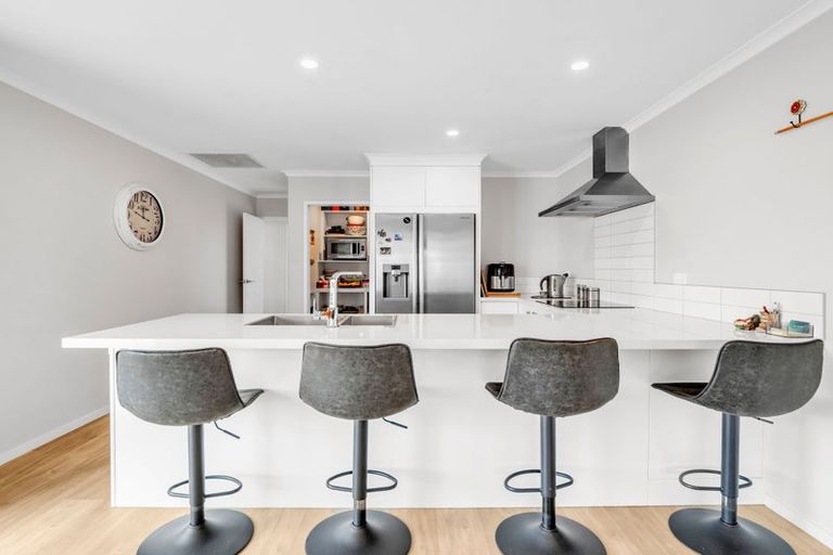 Photo of property in 12 Costello Drive, Ngatea, 3503